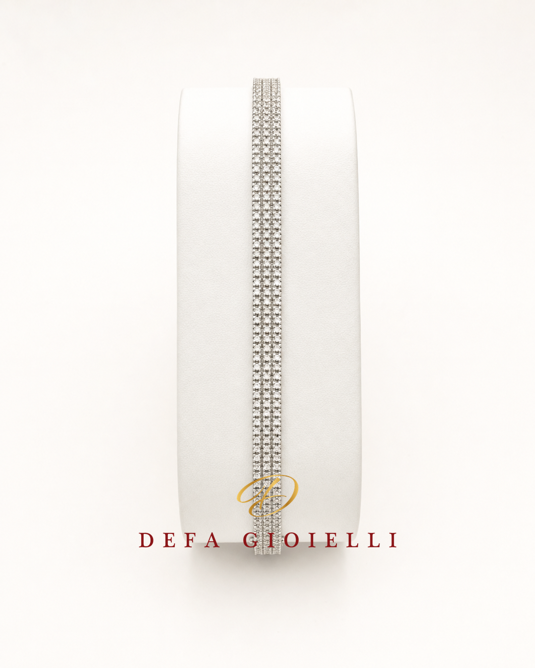 { "technicalText": "BR16920 - Bracciale in oro bianco 18 kt gr 22,90 con diamanti per complessivi ct 3,68 - E-commerce